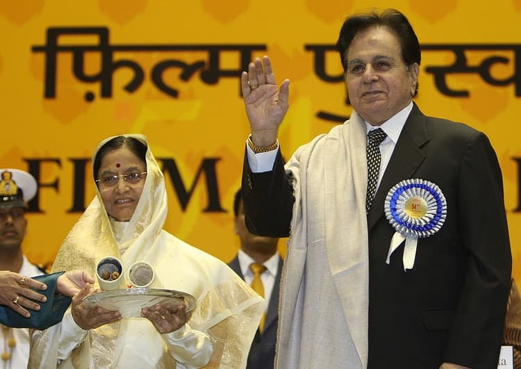 filmfare lifetime achievement award - dilip kumar