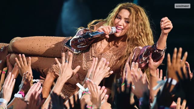 Most Memorable Ten-Minute Long Performance With Knives_ Shakira